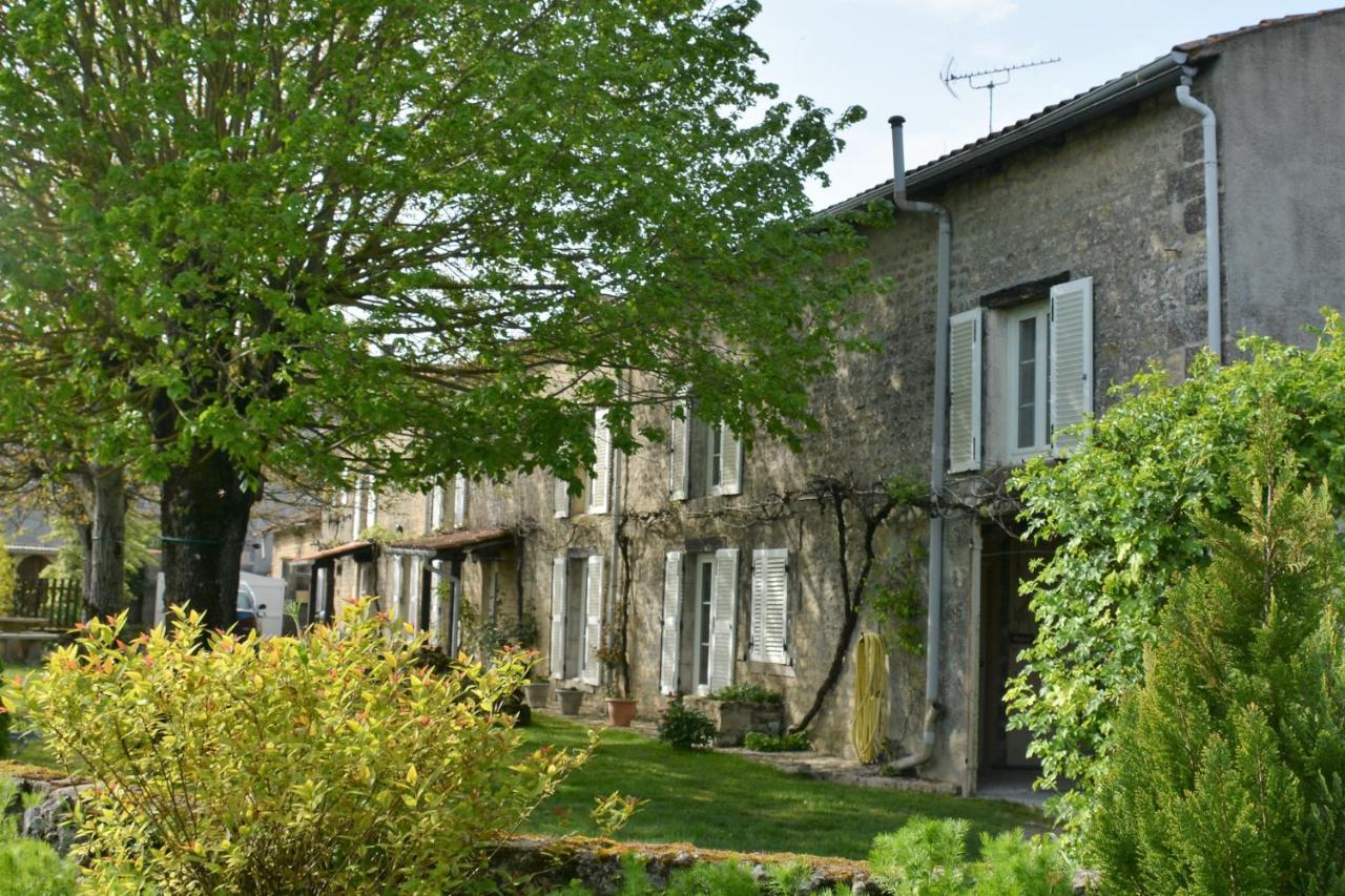 Les Noyers Aulnay Bed and Breakfast Aulnay  Buitenkant foto